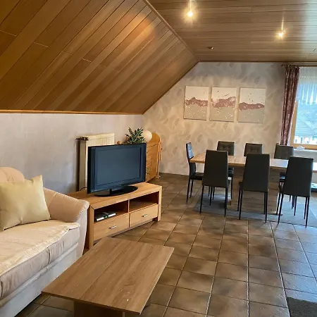 Nyaraló Nicole Piesport