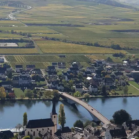 Nicole Nyaraló Piesport